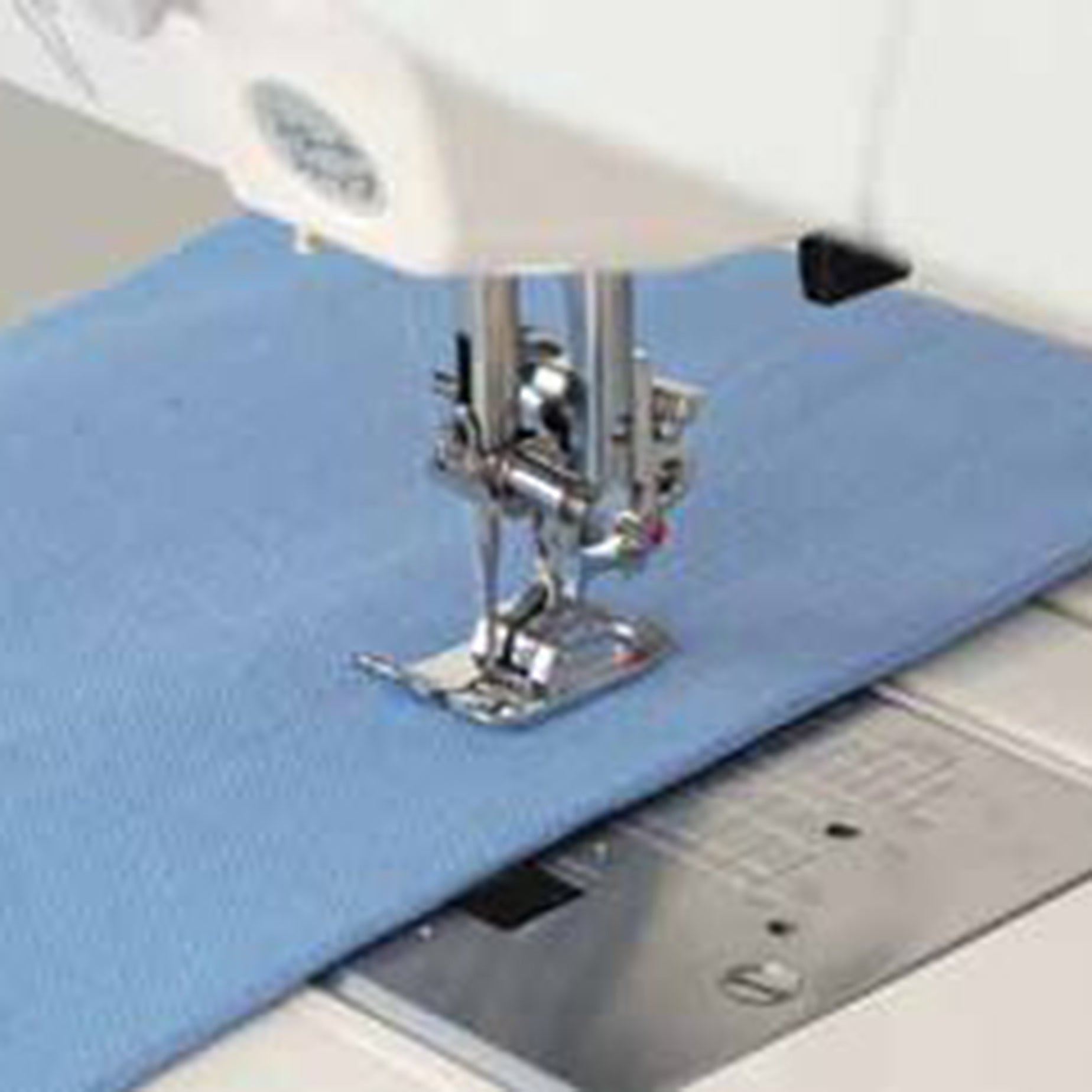 Straight stitch foot