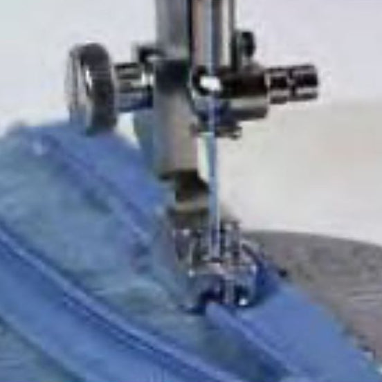 Invisible zipper foot