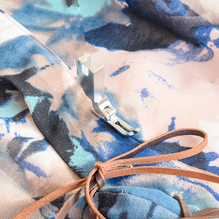 Straight stitch foot narrow 